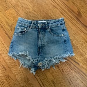 zara denim shorts size 00!
